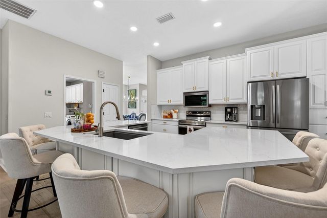 17805 GREEN WILLOW DRIVE, Tampa, FL 33647