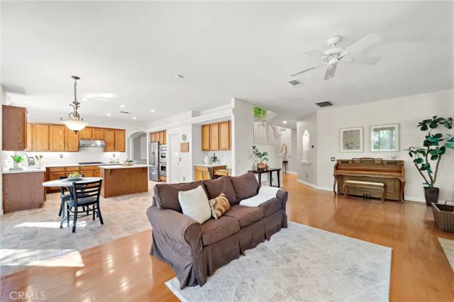 880 Shepard Crest Drive, Corona, CA 92882