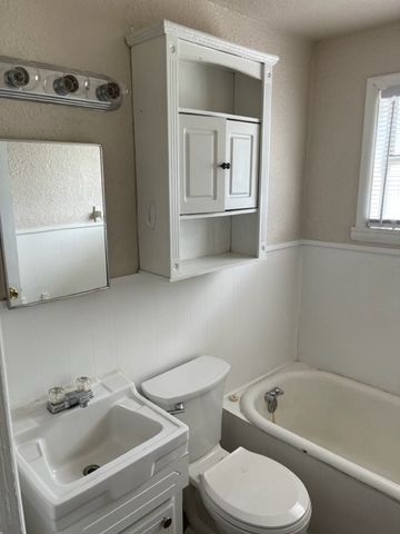 103 W Wichita Street, Bowie, TX 76230