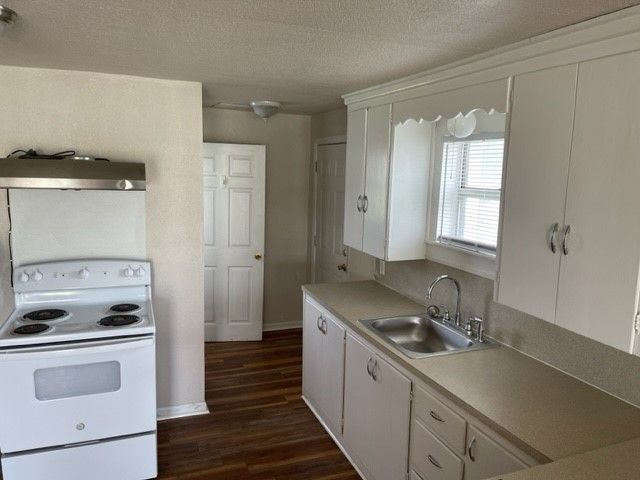 103 W Wichita Street, Bowie, TX 76230