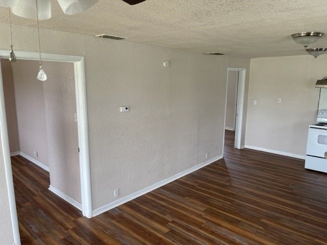103 W Wichita Street, Bowie, TX 76230