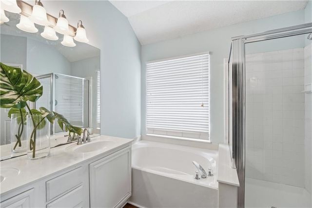 2416 SE 7th Circle, Lee's Summit, MO 64063