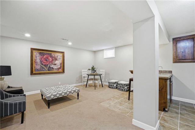 2416 SE 7th Circle, Lee's Summit, MO 64063