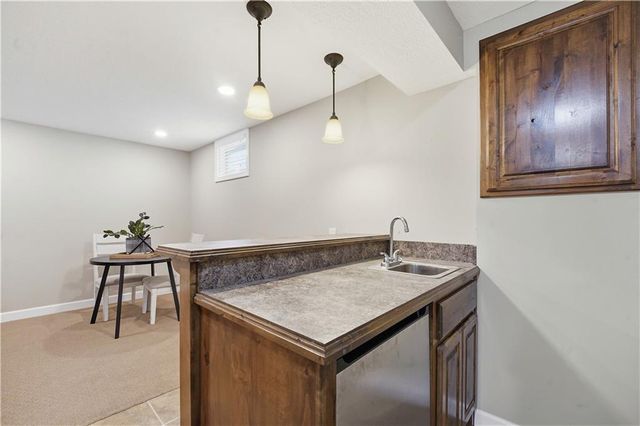 2416 SE 7th Circle, Lee's Summit, MO 64063