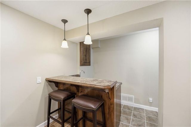2416 SE 7th Circle, Lee's Summit, MO 64063