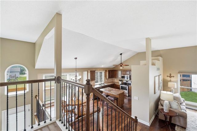 2416 SE 7th Circle, Lee's Summit, MO 64063