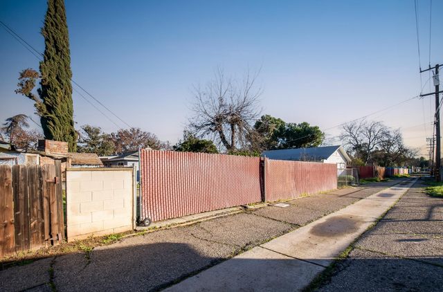 16 E Eden, Fresno, CA 93706
