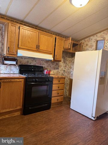 109 AZALEA CIR, Honey Brook, PA 19344