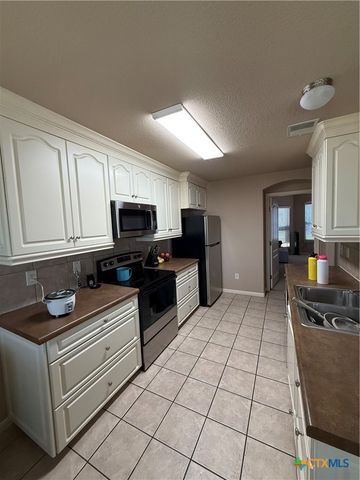 1648 Sunfire Circle, New Braunfels, TX 78130