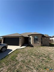 1648 Sunfire Circle, New Braunfels, TX 78130