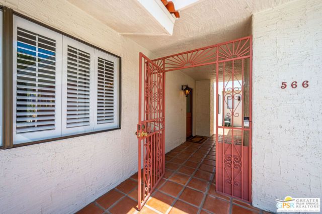 566 N Sunset Way, Palm Springs, CA 92262