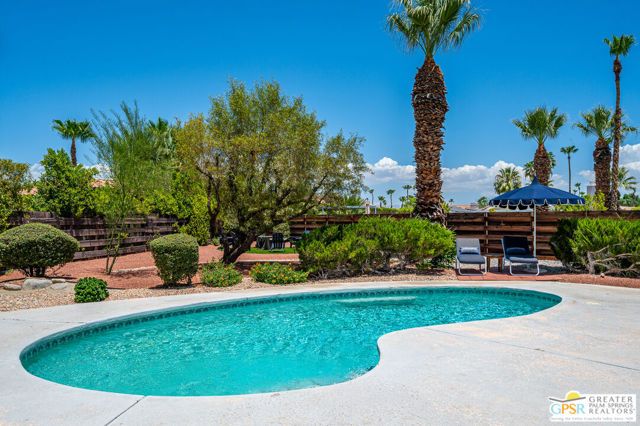 566 N Sunset Way, Palm Springs, CA 92262