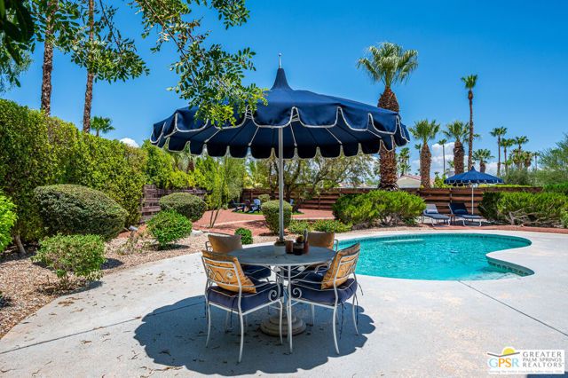 566 N Sunset Way, Palm Springs, CA 92262