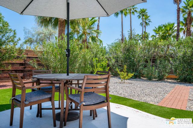 566 N Sunset Way, Palm Springs, CA 92262