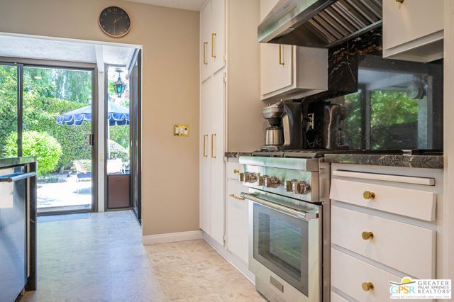 566 N Sunset Way, Palm Springs, CA 92262