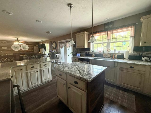2091 Carrier Drive, Mount Morris, MI 48458