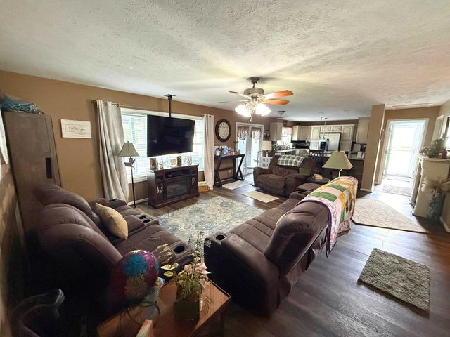 2091 Carrier Drive, Mount Morris, MI 48458