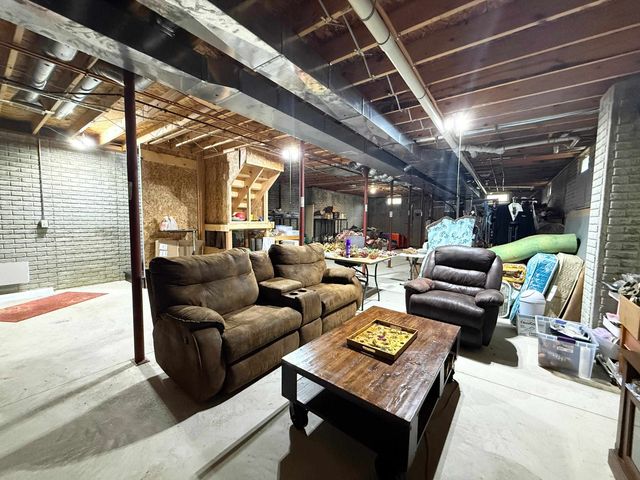 2091 Carrier Drive, Mount Morris, MI 48458