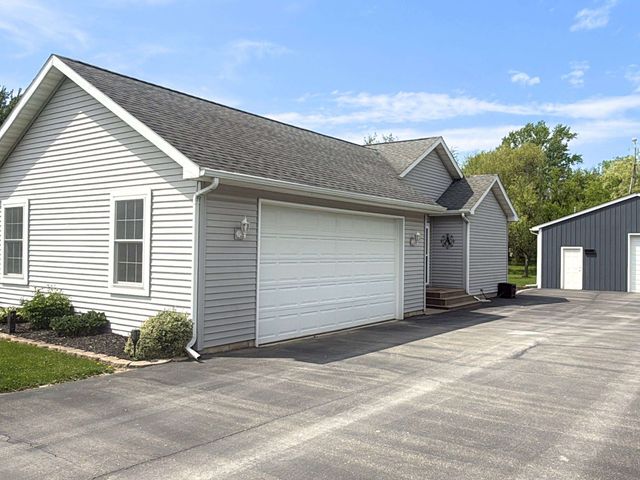 2091 Carrier Drive, Mount Morris, MI 48458