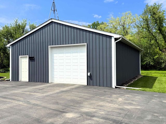 2091 Carrier Drive, Mount Morris, MI 48458