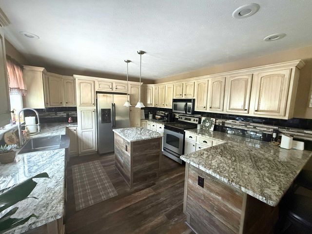 2091 Carrier Drive, Mount Morris, MI 48458