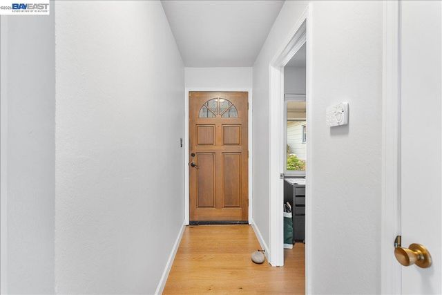 24805 Canyon View Ct, Hayward, CA 94541