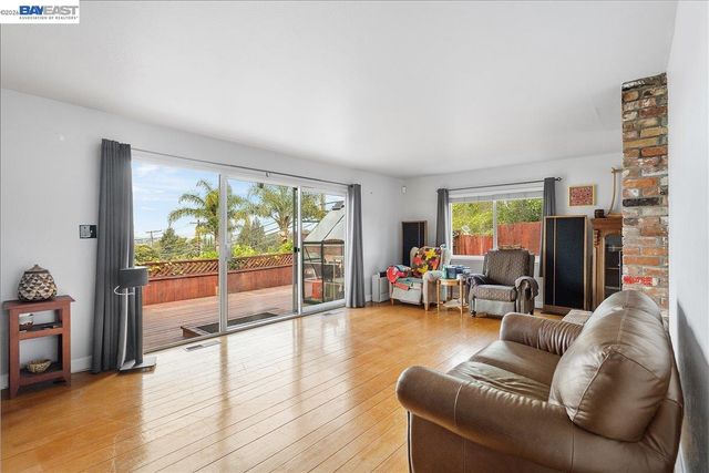 24805 Canyon View Ct, Hayward, CA 94541