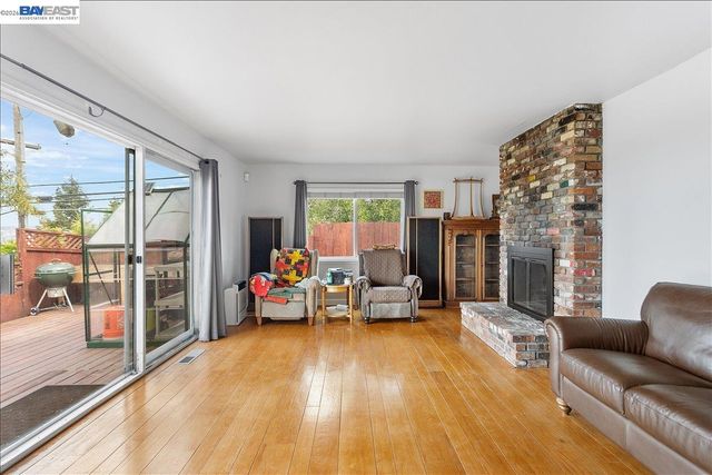 24805 Canyon View Ct, Hayward, CA 94541