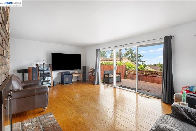 24805 Canyon View Ct, Hayward, CA 94541