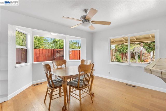 24805 Canyon View Ct, Hayward, CA 94541