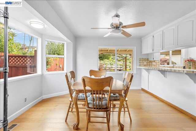 24805 Canyon View Ct, Hayward, CA 94541