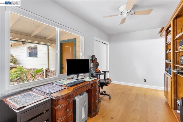 24805 Canyon View Ct, Hayward, CA 94541