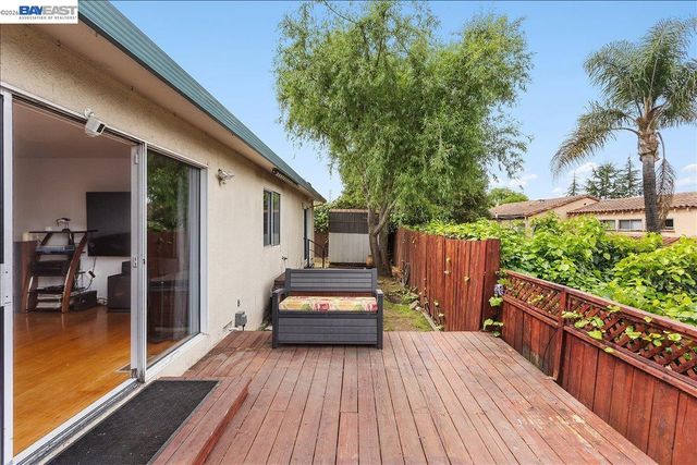 24805 Canyon View Ct, Hayward, CA 94541