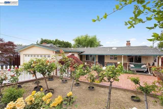 24805 Canyon View Ct, Hayward, CA 94541