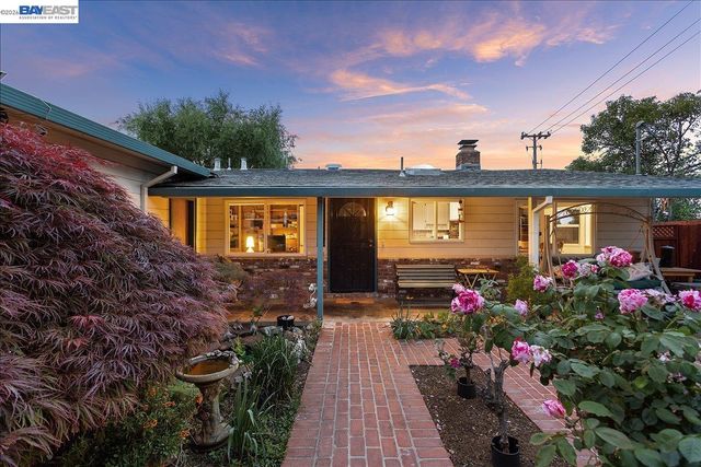 24805 Canyon View Ct, Hayward, CA 94541