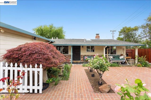 24805 Canyon View Ct, Hayward, CA 94541