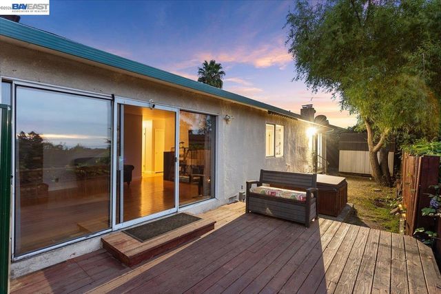 24805 Canyon View Ct, Hayward, CA 94541