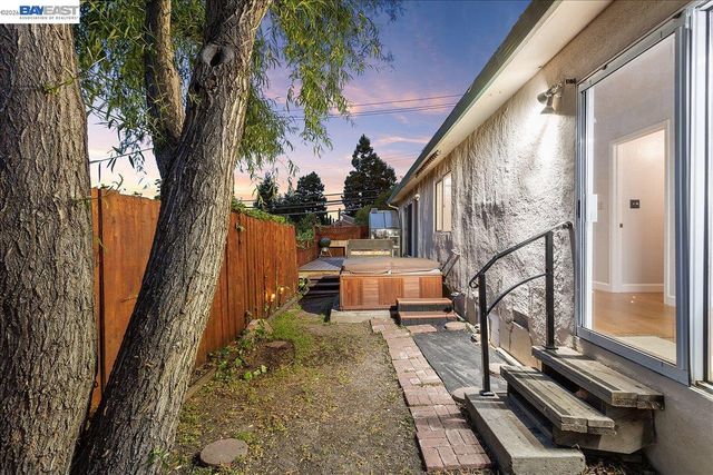 24805 Canyon View Ct, Hayward, CA 94541