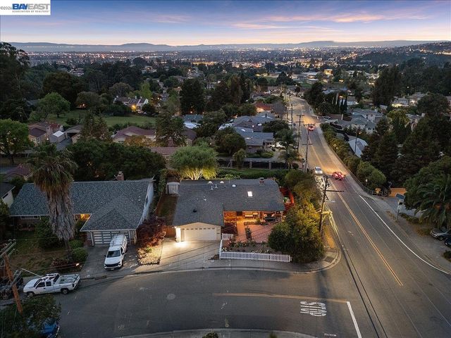 24805 Canyon View Ct, Hayward, CA 94541