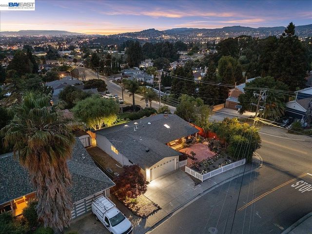 24805 Canyon View Ct, Hayward, CA 94541