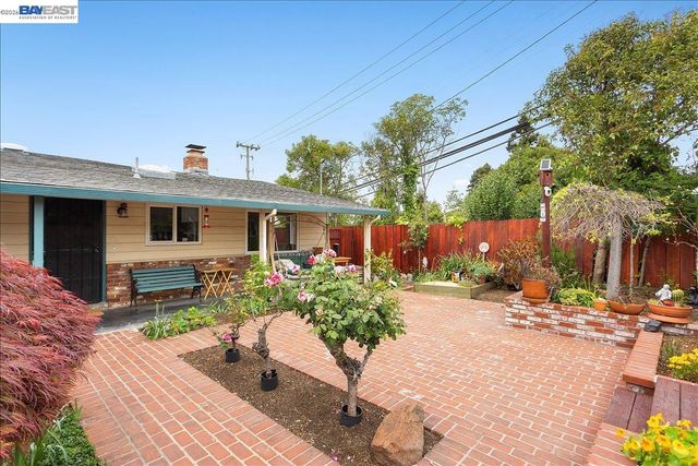 24805 Canyon View Ct, Hayward, CA 94541