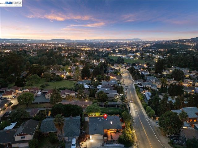 24805 Canyon View Ct, Hayward, CA 94541