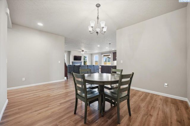 3919 Charleston, Pasco, WA 99301