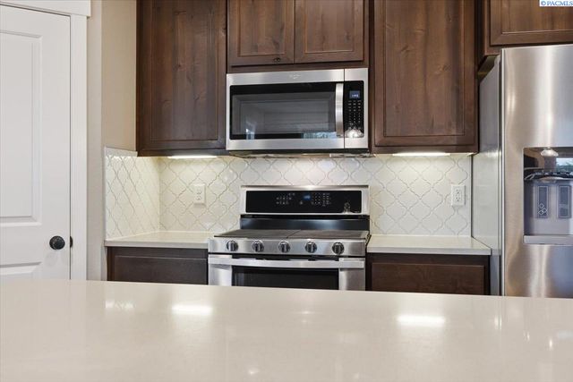 3919 Charleston, Pasco, WA 99301