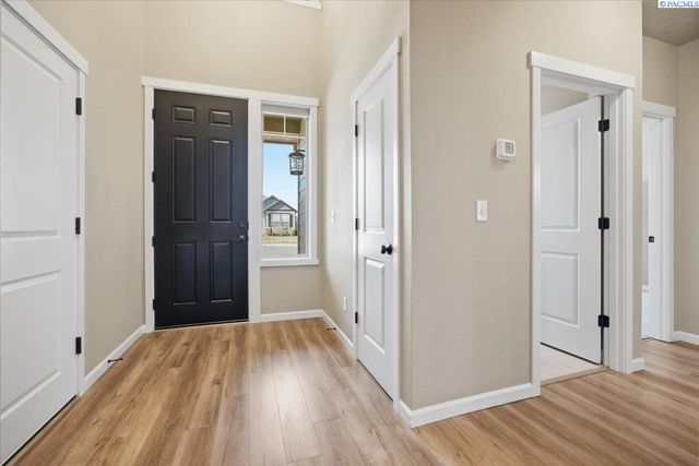 3919 Charleston, Pasco, WA 99301