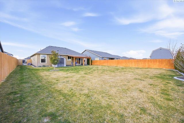 3919 Charleston, Pasco, WA 99301