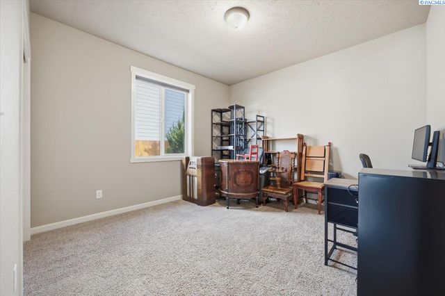 3919 Charleston, Pasco, WA 99301