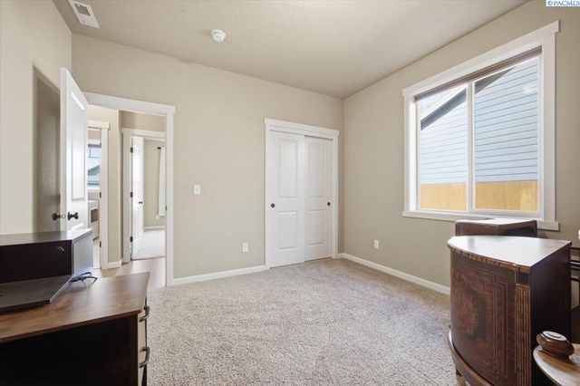 3919 Charleston, Pasco, WA 99301