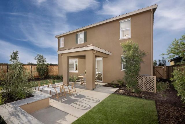 2055 Shoreline Dr, Riverbank, CA 95367