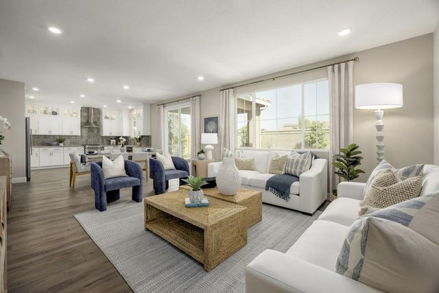 2055 Shoreline Dr, Riverbank, CA 95367